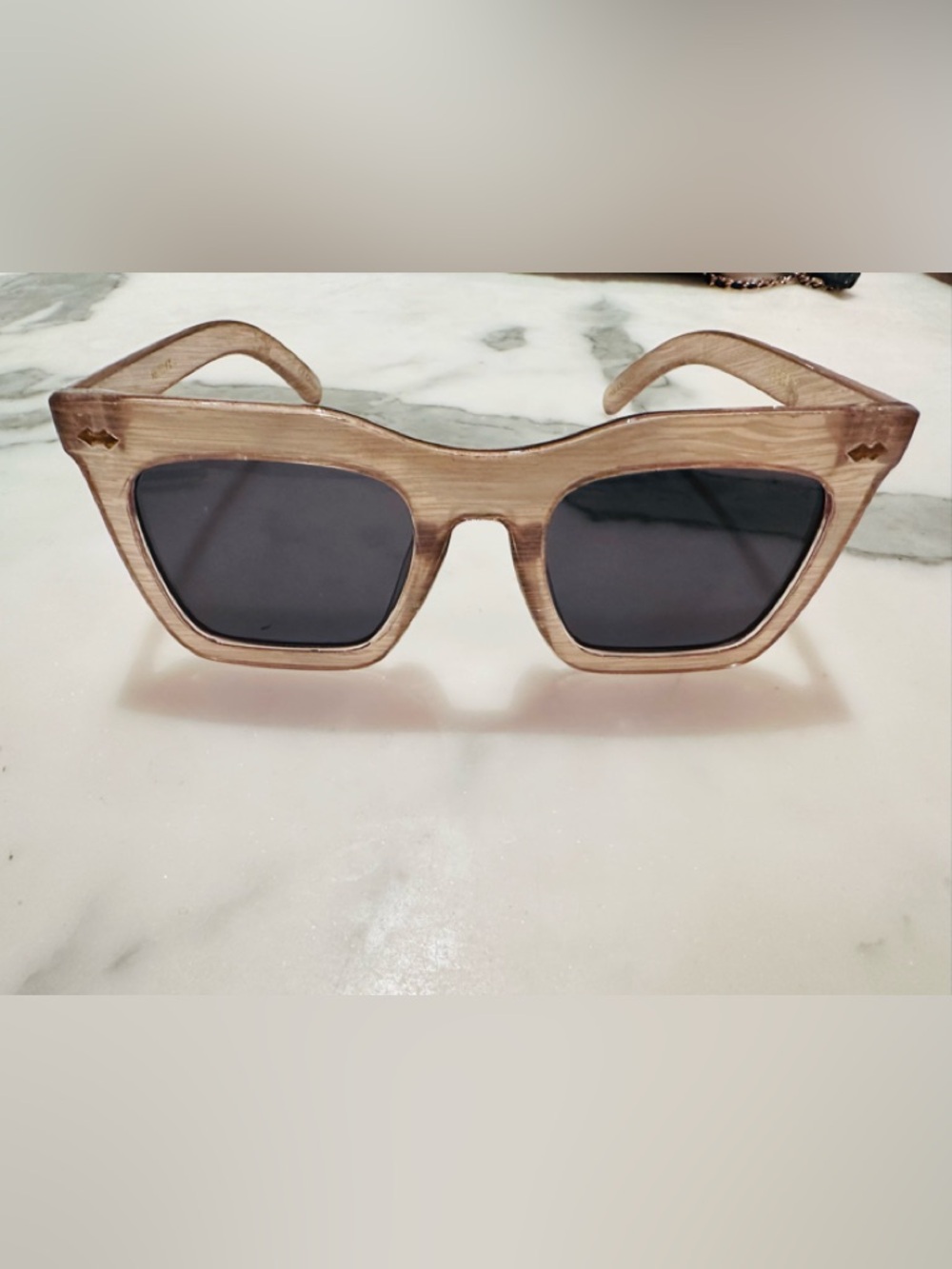 I- Sea Sunglasses Modern Cat-eye frame
